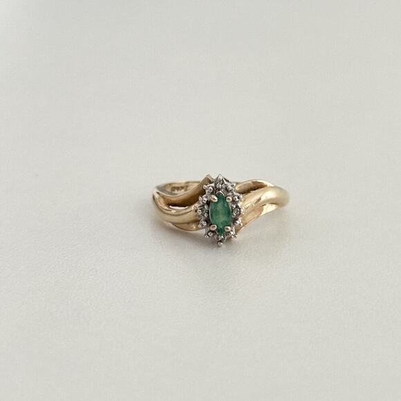 10K Yellow Gold Emerald Marquise & Diamonds Accent Halo Ladies Band Ring Size 6 - Picture 2 of 14